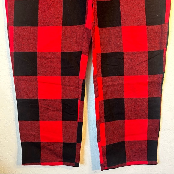 Old Navy Men’s XL Red and Black checkered Loungewear Sweatpants - Picture 3 of 9